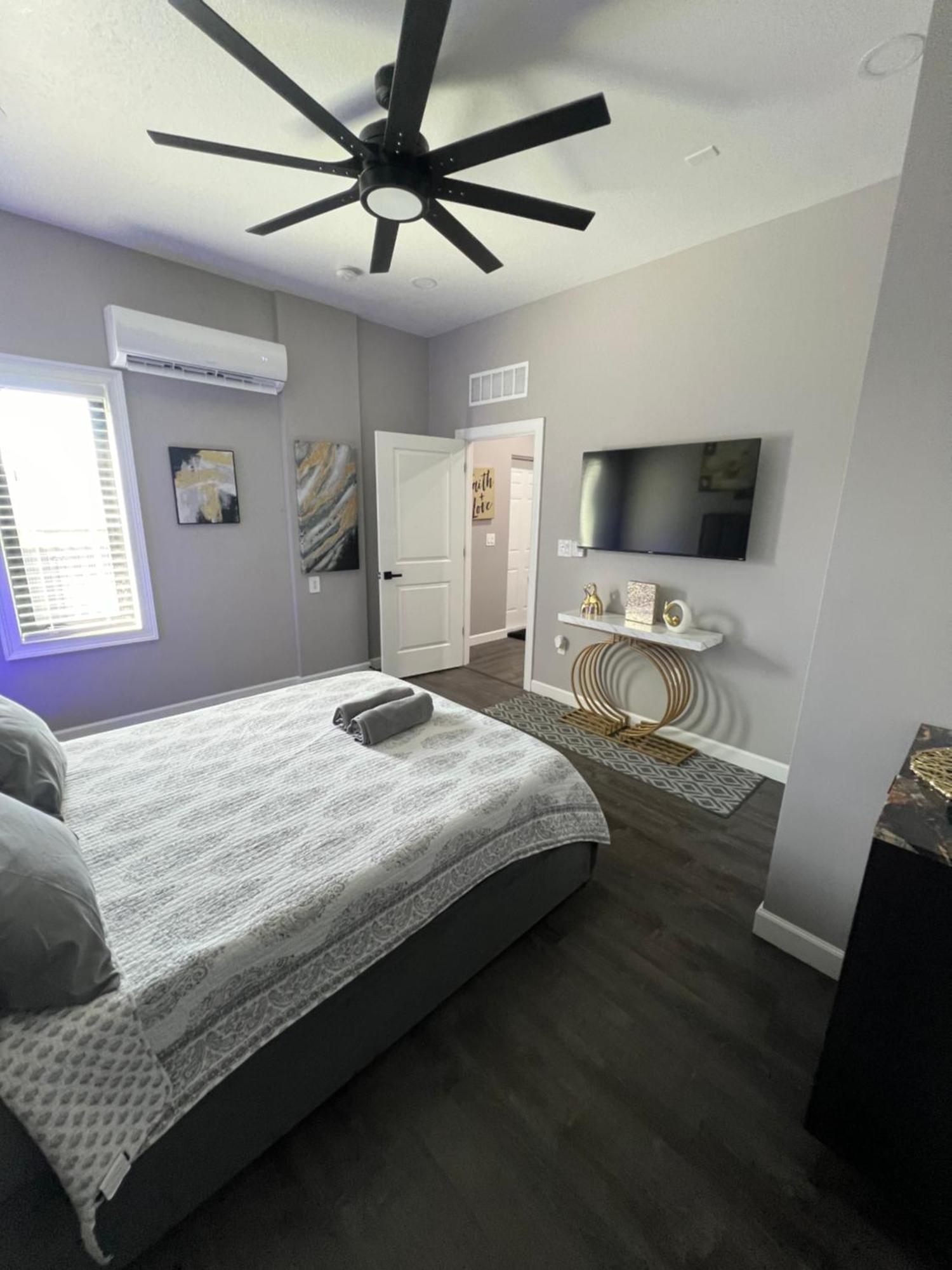 The Palm Suite Lehigh Acres Esterno foto
