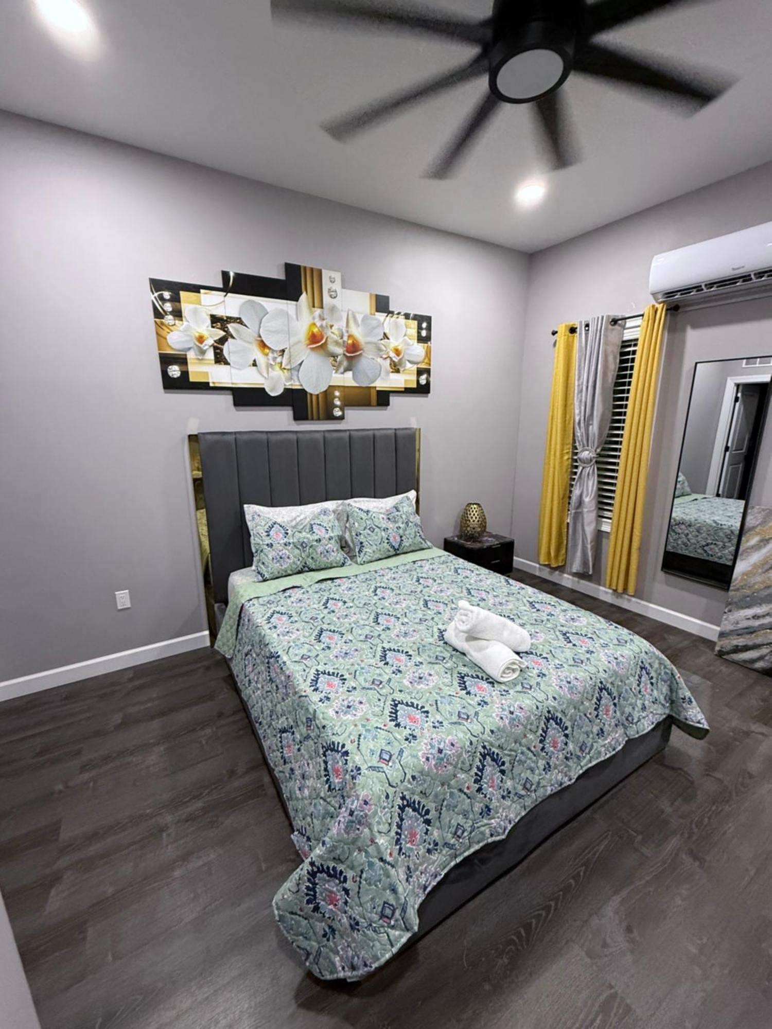 The Palm Suite Lehigh Acres Esterno foto